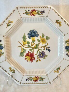 Nikko Classic Collection Octagonal Magenta Floral 8" Salad Dessert Plate Japan